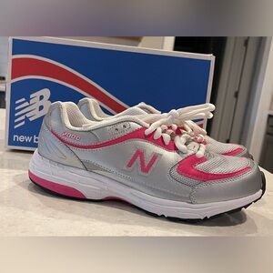 Women’s New Balance Special Edition 2000 Sneakers, Size 7
